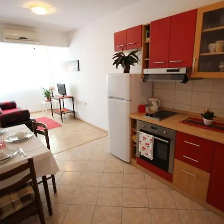 Old City/beach 13 Minutes Away, Parking, For 4 Appartamento *