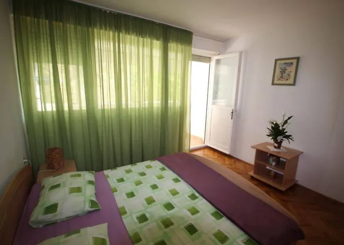 Old City/beach 13 Minutes Away, Parking, For 4